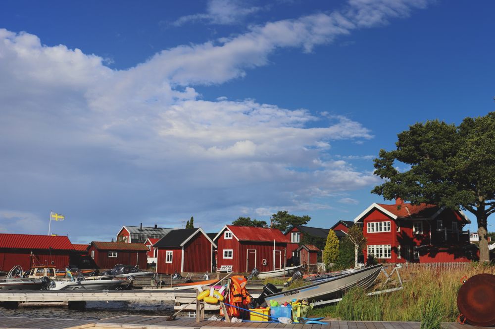 Åk färja till Sandhamn: Semesteräventyr på den vackra ön